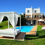 Villa Heliades *