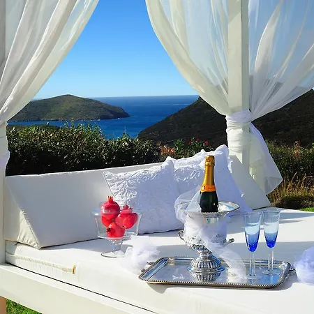 Вилла Heliades *