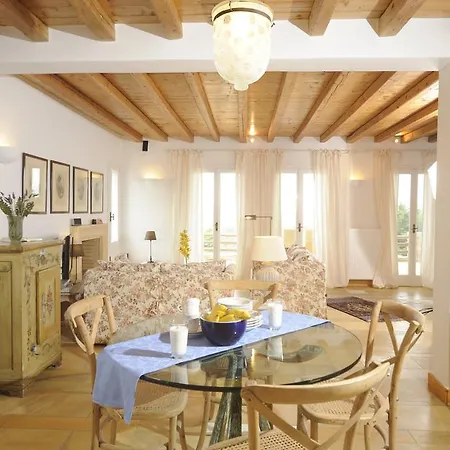 Villa Heliades *